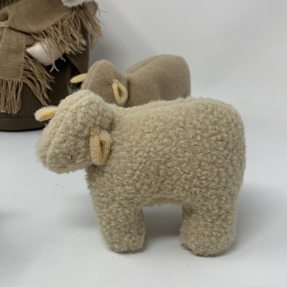 6 pc Shepherd w lambs black sheep Nativity Scene decorations fabric dolls vtg - Picture 6 of 17